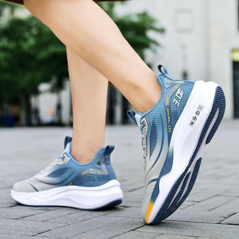 New Summer and Autumn New Ultra-light Running Shoes Sports Shoes Breathable Shock-absorbing Soft-soled Shoes Lightweight Running Shoes Men's Shoes