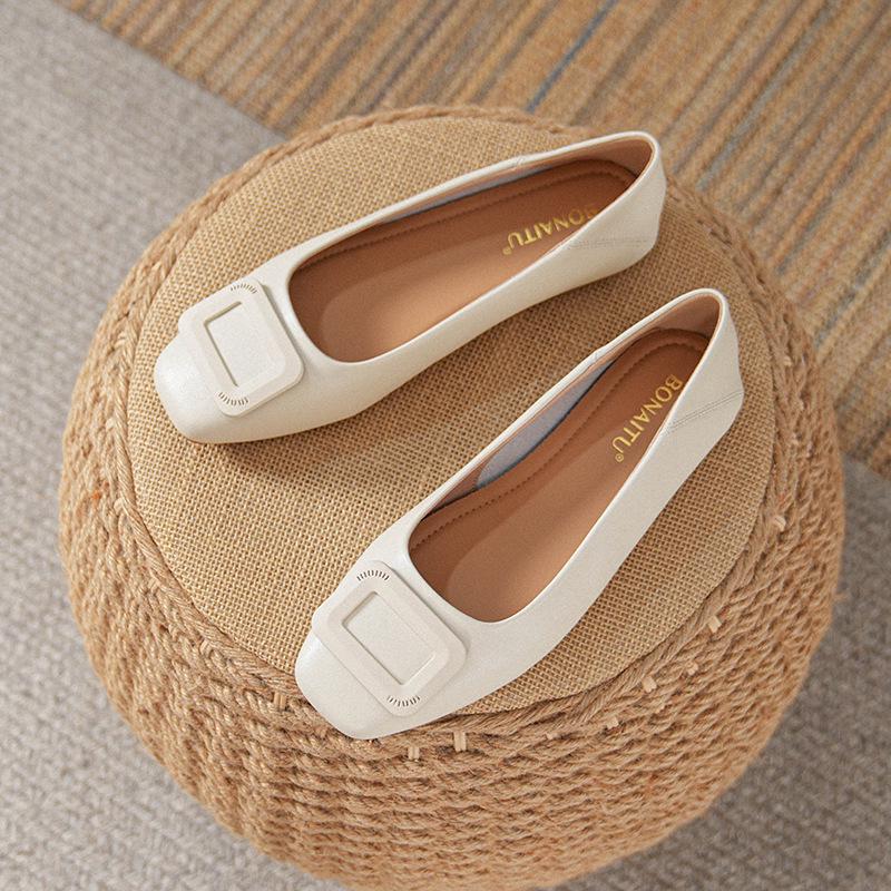 Женские слипоны из натуральной кожи: Универсальные, с низким вырезом, квадратным носком, мягкой подошвой, больших размеров 41-43, коллекция 2025.