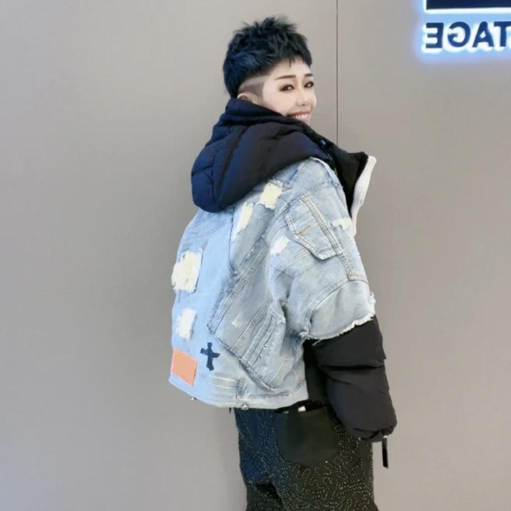 Зимняя новая европейская модная марка джинсовая стеганая пуховая куртка женская короткая с капюшоном контрастная цветовая отделка персонализированная куртка