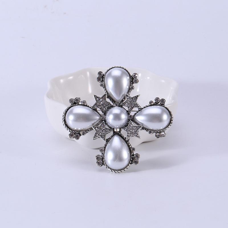Vintage Baroque Pearl Brooch Exaggerated Cross Brooch Brooch Fashion Multifunctional Clothing Accessories