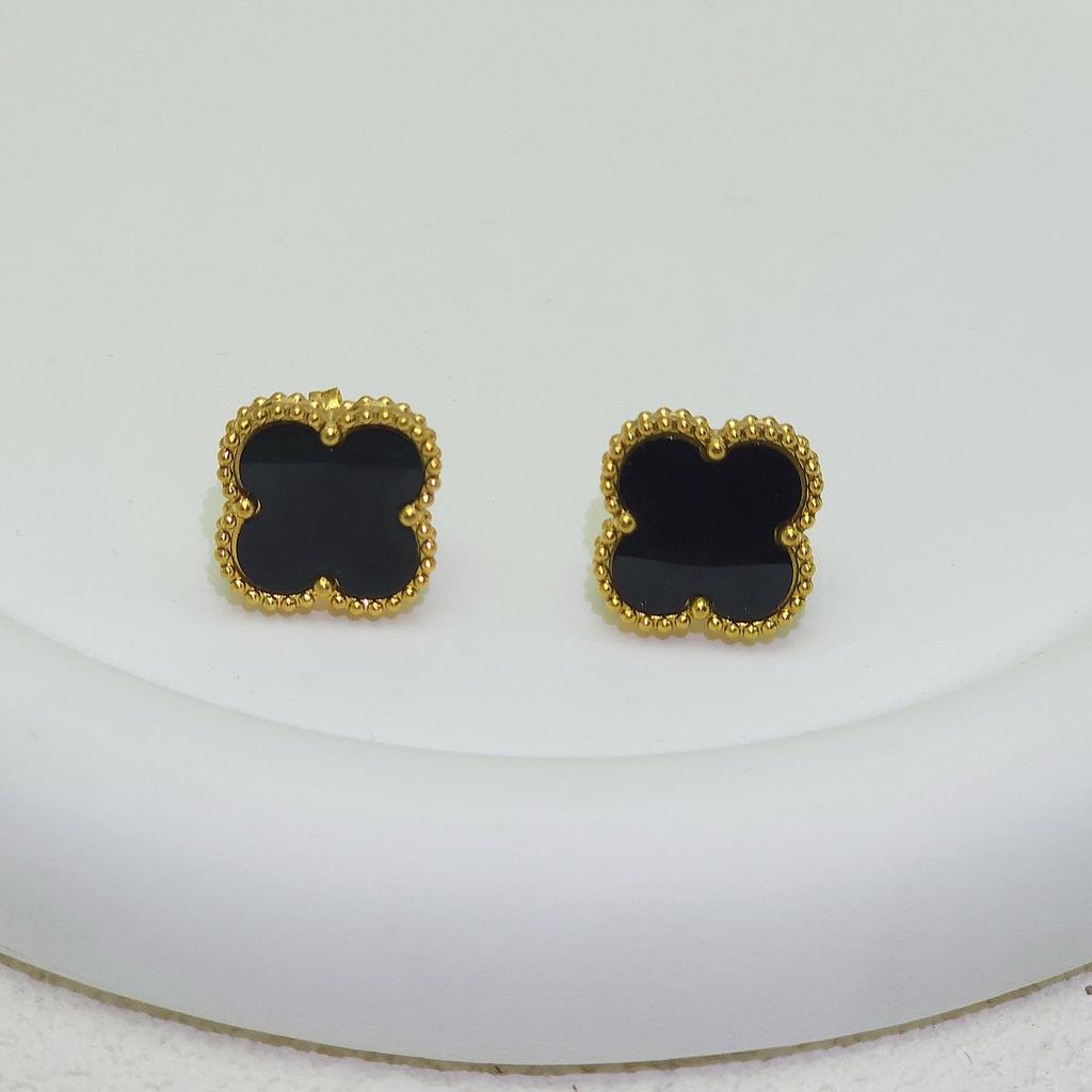 Высококачественная титановая сталь Натуральный перламутр Четырехлистный клевер Серьги для женщин 18K Модные Премиальные серьги