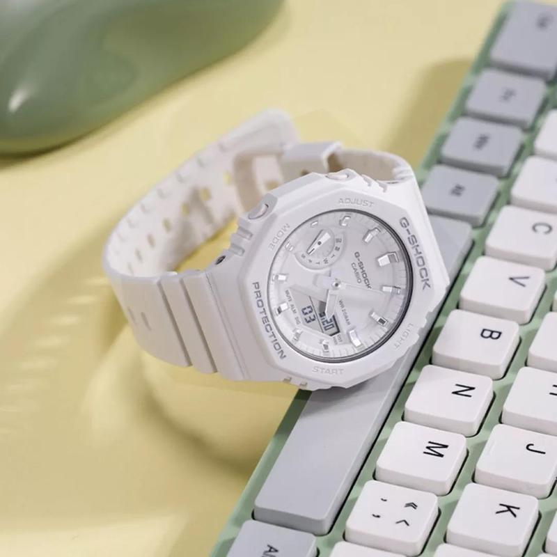 Casio G-SHOCK WOMAN Trendy Fashion Quartz Movement Resin Strap Japanese and Korean Watch Women's Watch White Dial GMA-S2100-7APR