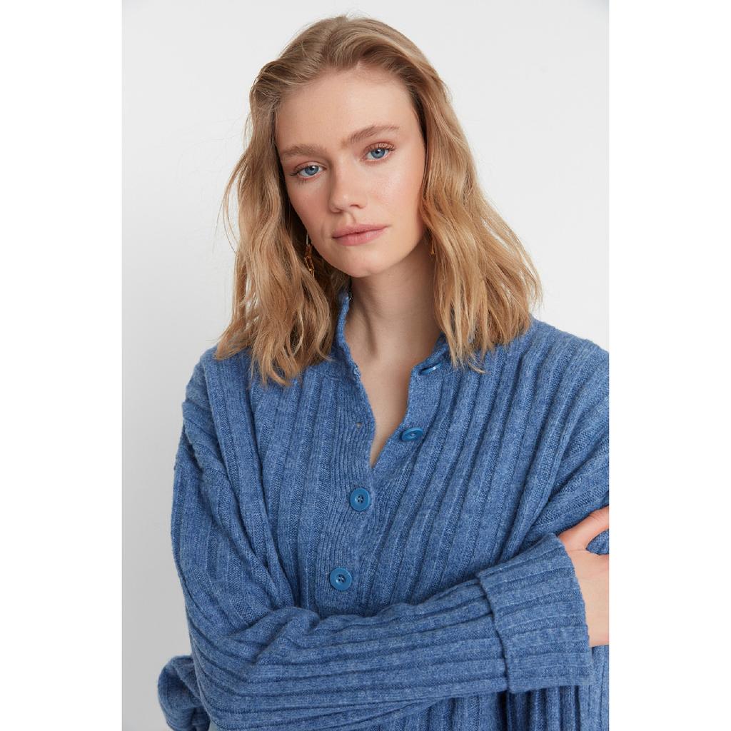 Бежевый вязаный свитер с широким узором и мягким текстурированным высоким воротником Twoaw21kz0783