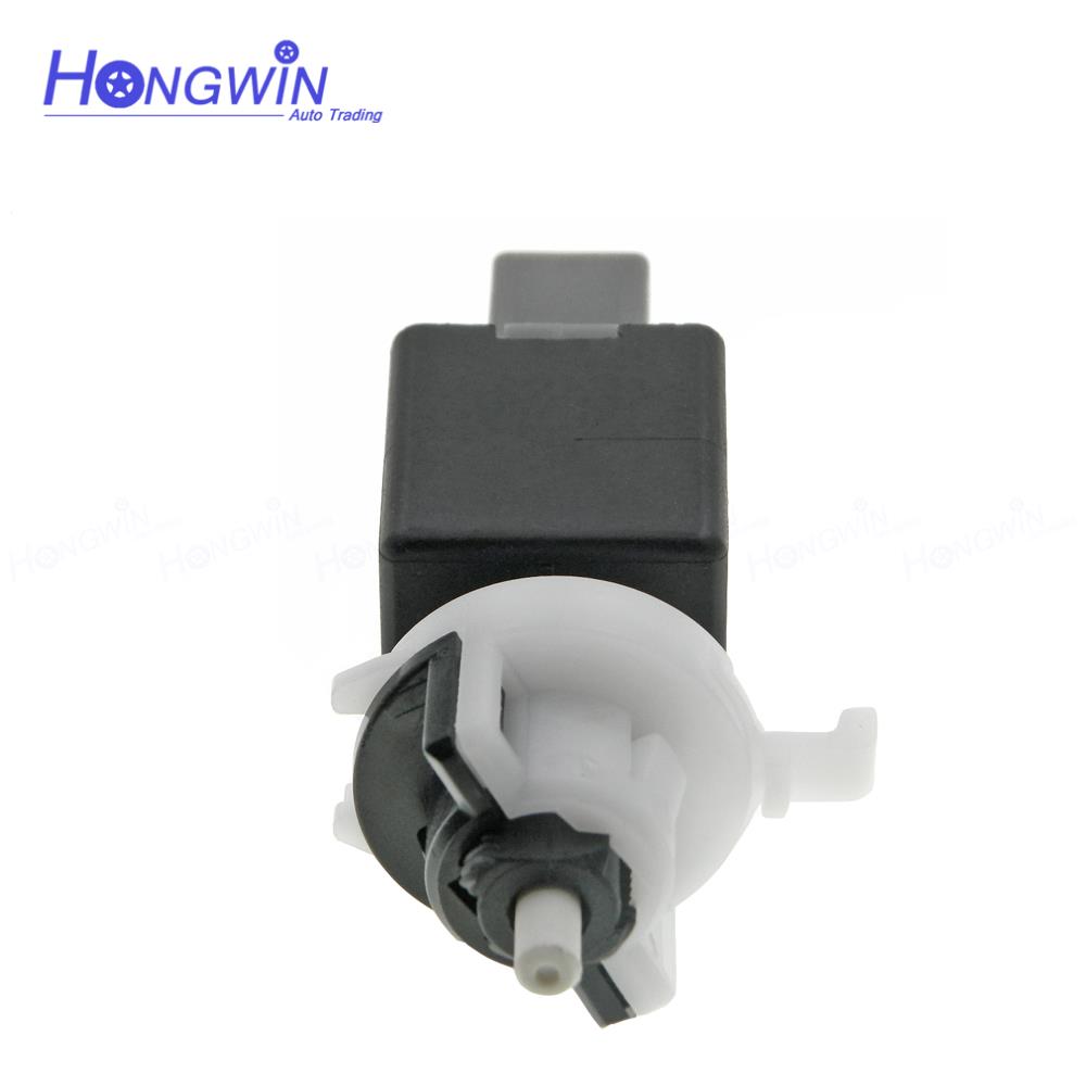 Brake Lamp Switch/Stop Back Lamp Switch For Hyundai i10 i20 ix35 Santa Fe Kia Ceed 938103S700 938103K000 93810-3K000 938103S000