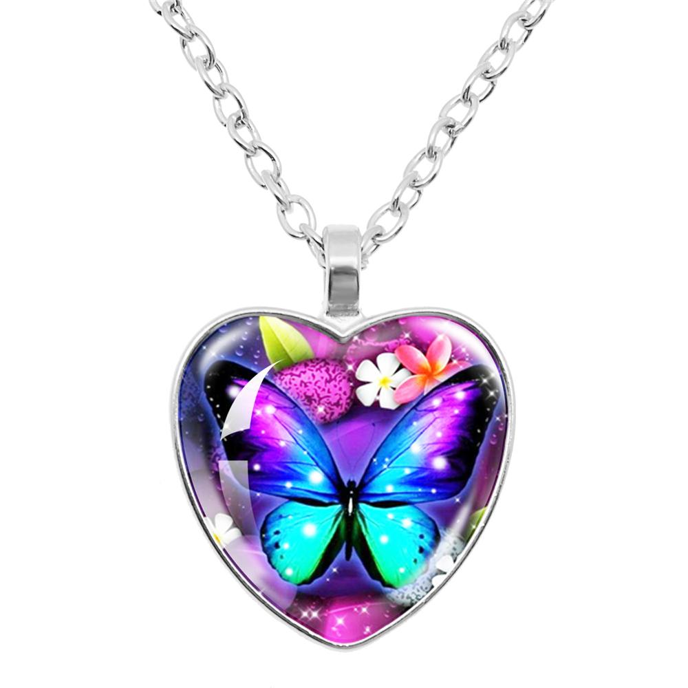 Personalized Fashion Retro Butterfly Heart Shaped Pendant Necklace Women's Birthday Gift Jewelry Handmade Creative Gift