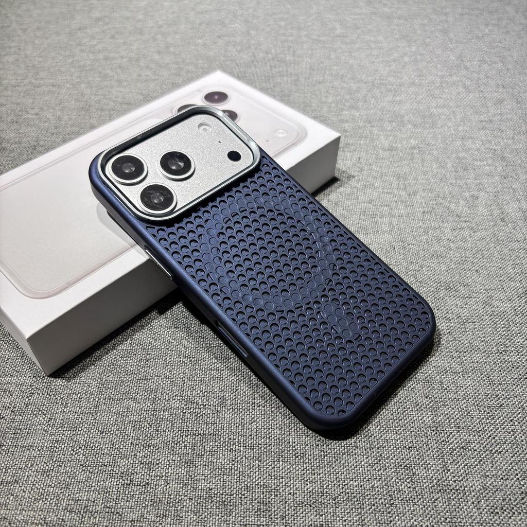 Сотовая структура для теплоотвода Магнитный защитный чехол для iPhone 16 Pro Max - Однотонный жесткий корпус с дизайном большого отверстия