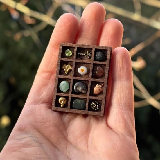 Miniature Trinket Shelf Wooden Crystal Display Shelf Miniature Collectibles Organizer Printers Tray for Gems Stones Shells