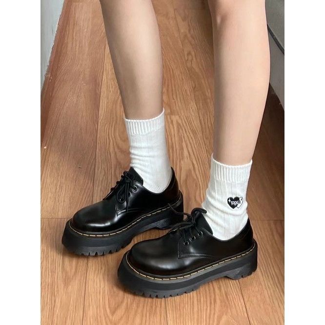 Ретро-британские туфли на толстой подошве с эффектом увеличения роста, осень 2025 года, новые однотонные туфли Martin со шнуровкой для женщин
