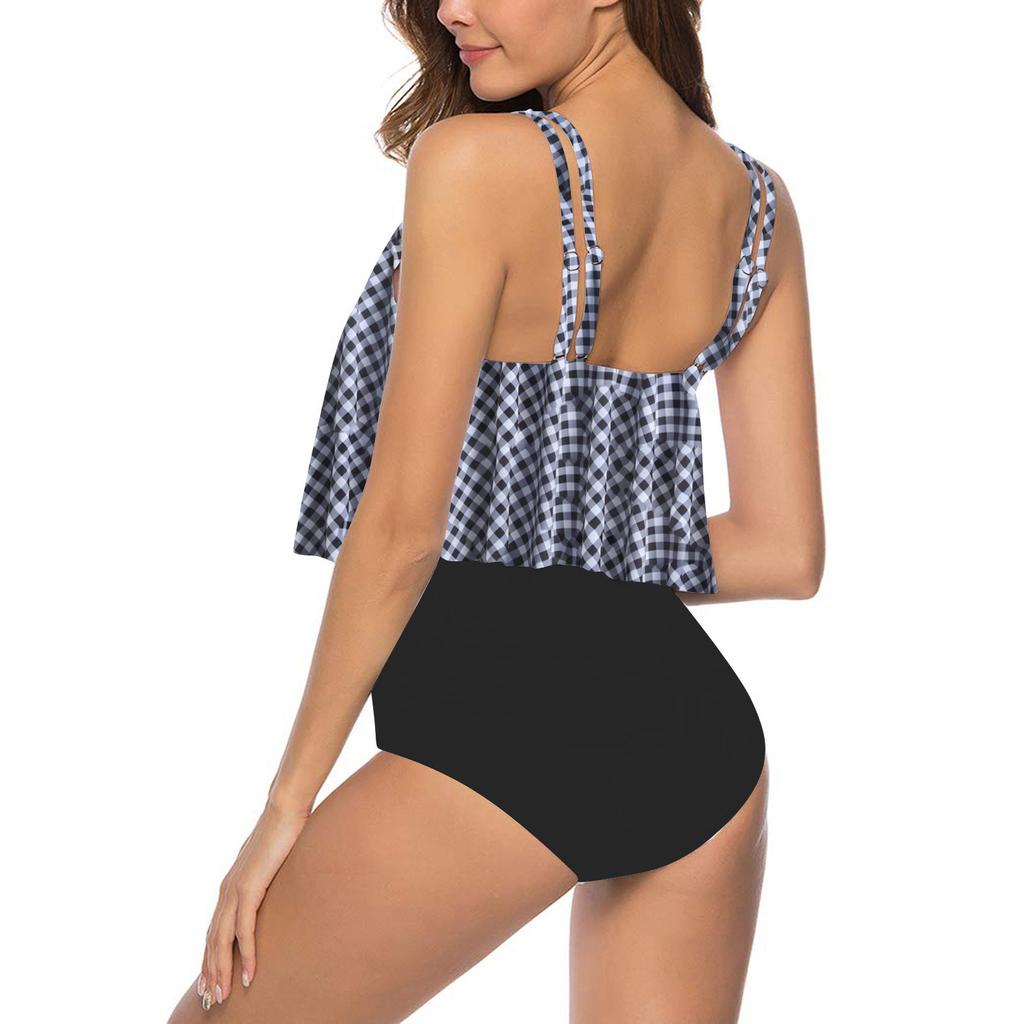 Бикини с рюшами и принтом закрывает живот и демонстрирует тонкий разделенный купальник для женщин