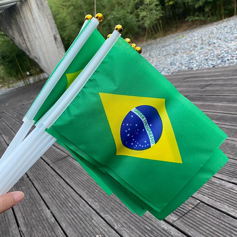 xvggdg 100pcs 14 * 21cm Promotion Wholesale Brazil Hand flag Waving National Flag