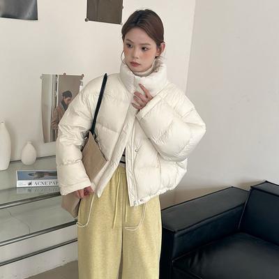 Милый повседневный корейский короткий пуховик женский 2025 зимняя мода утолщенный воротник-стойка кулиска дофаминовый пуховик