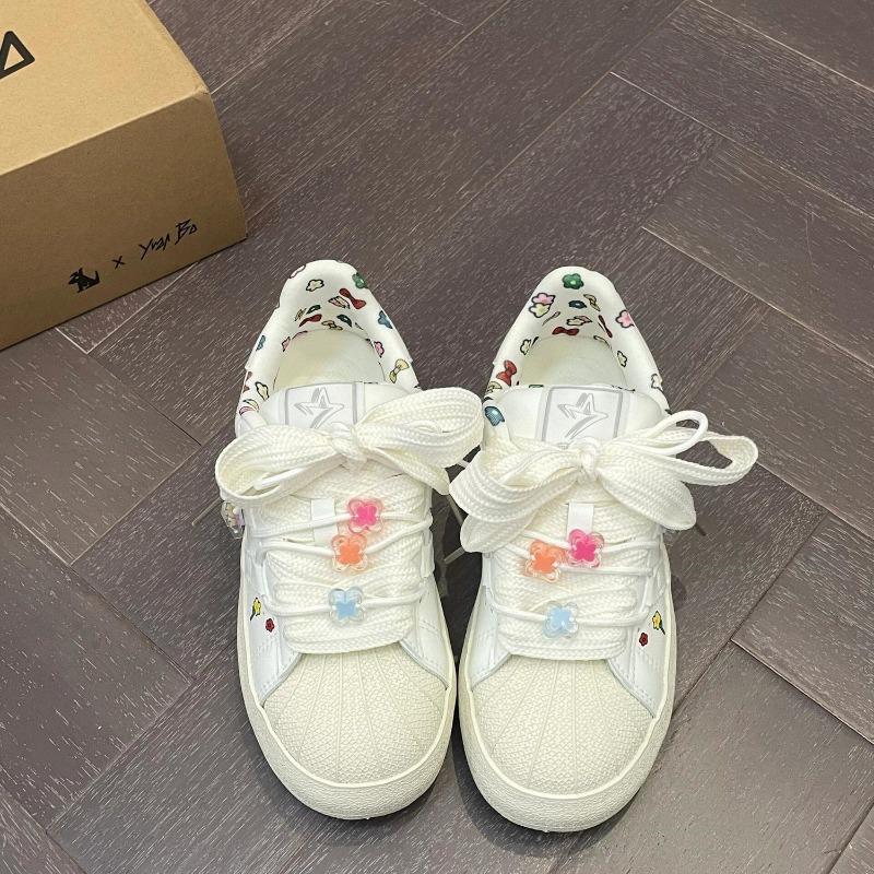 Милые оригинальные нишевые ракушки граффити маленькие белые туфли весна и осень новый дизайн кеды повседневная обувь