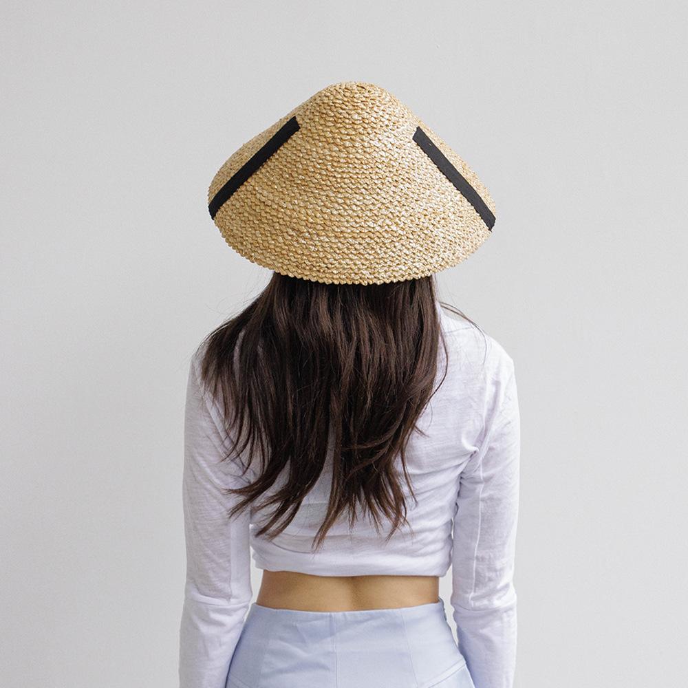 European and American spring and summer new models with straps, small waves woven straw straw straw hat, sunscreen catwalk modeling hat straw hat