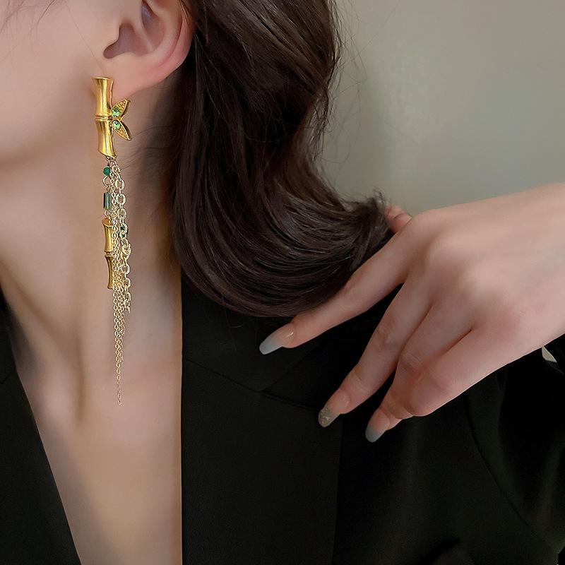 1 пара серебряных игольчатых сережек середины древнего золота с бамбуковыми кристаллами и кисточками YSX