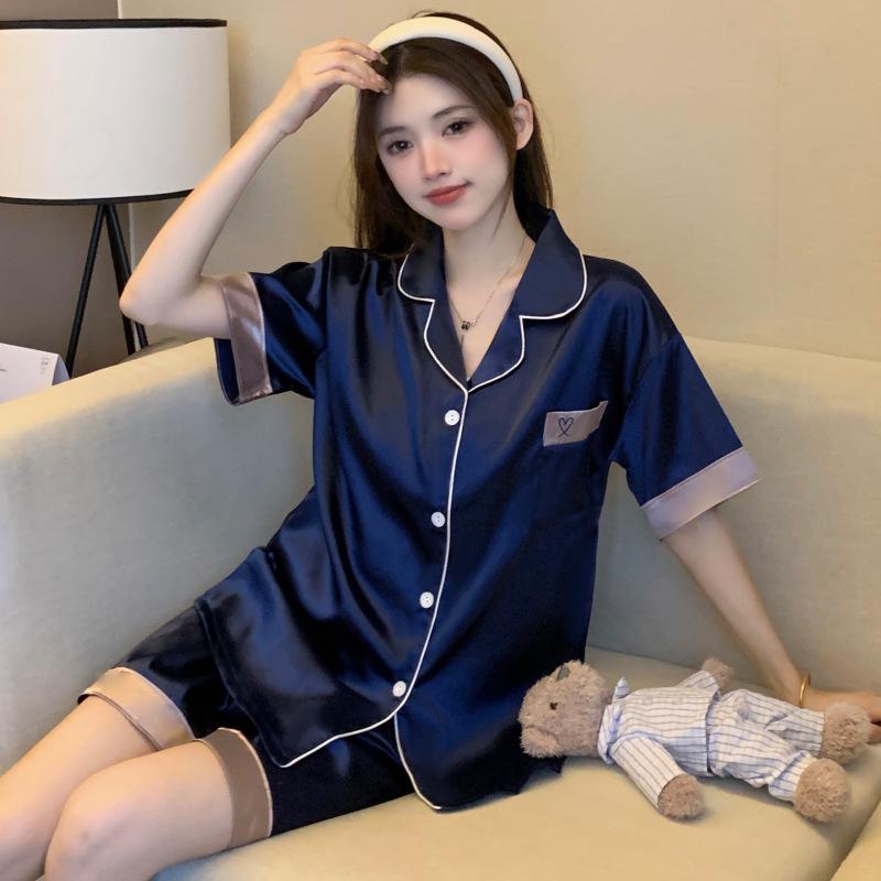 Знаменитая летняя полосатая пижама с короткими рукавами и тонкими лацканами