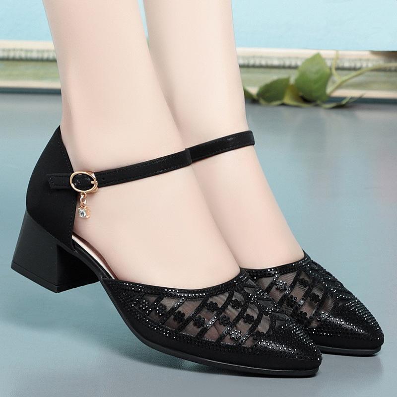 Мода Модные женские босоножки с пряжкой на ремешке, с острым носком, на квадратном каблуке, туфли-лодочки для офиса, сандалии из марли, удобные для офисных мам