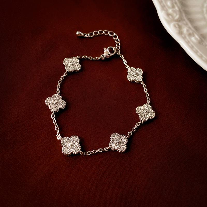 Korean Zircon Flower Bracelet - Elegant Simple Design, Trendy Fashion, Versatile Hand Jewelry, Internet Celebrity Style.