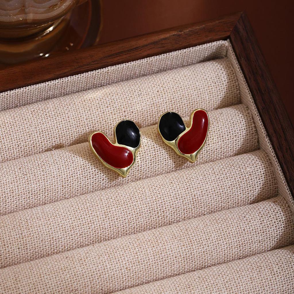 Серебряные серьги-игл с бриллиантами цвета красного вина в форме цветка - французский ретро-стиль с простыми пряжками