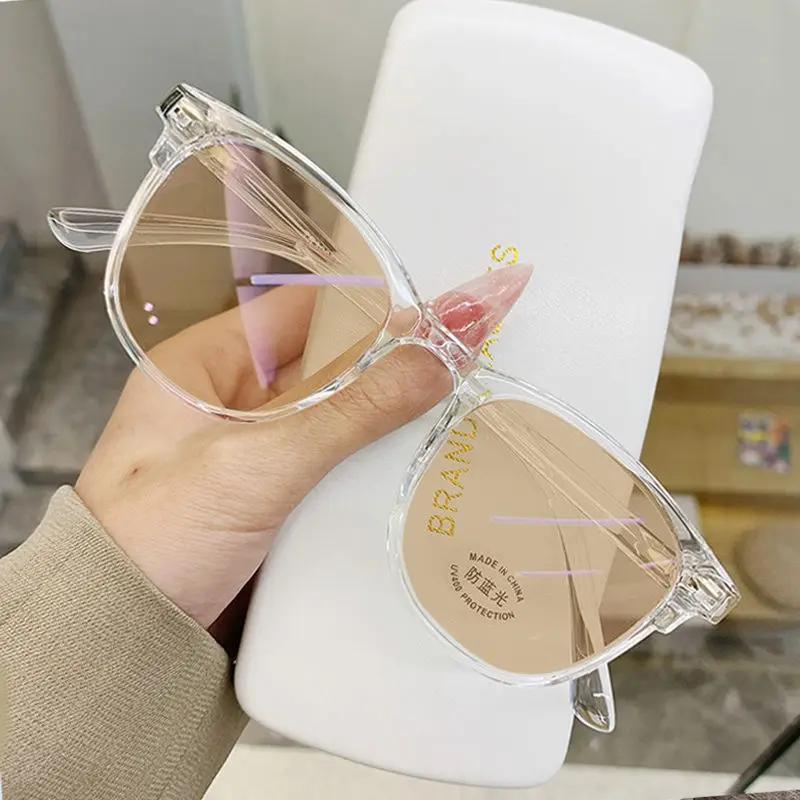 Outdoor Photochromic Eyeglasses Classic Vintage Retro Color Changing Oval Framed Sun Eyeglasses Unisex Design for Women Men Sun Shade Anti-UV Eyewear
