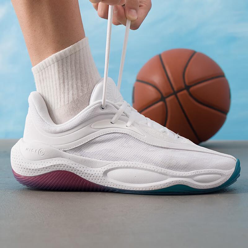 Under Armour CURRY Splash Low-Top Basketball Shoes