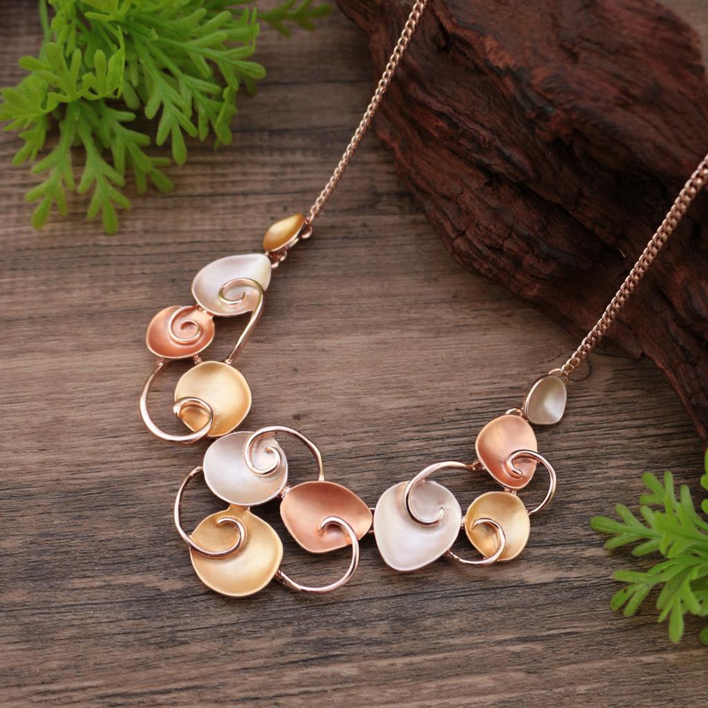 Эмалевое полое цветочное золотое ожерелье, лепестковой формы, женские модные аксессуары