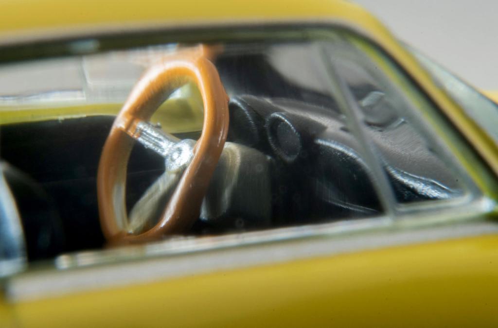 TOMYTEC Tomica Limited Vintage LV-155c Alfa Romeo 1750GTV (Yellow) Completed Model