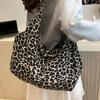 Japanese and Korean Leopard Print Ins Style New Shoulder Bag Casual Women's Versatile Commute To Work Tote Bag Large-capacity Messenger Bag