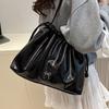 Drawstring Pleated Bucket Bag for Women's Trendy New Large Capacity Summer Casual One Shoulder Versatile Tote Bag