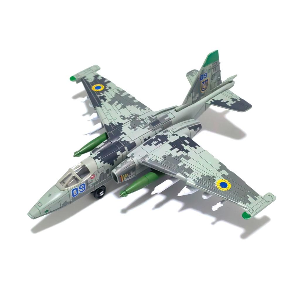 Истребитель Су-25 1/72 Собранная пластиковая масштабная модель (включая базу) Размещение дома, коллекционирование и украшение Креативный подарок