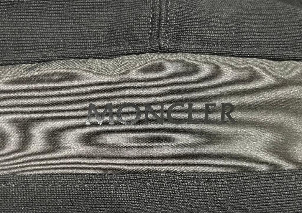 Подержанный женский пуховик MONCLER