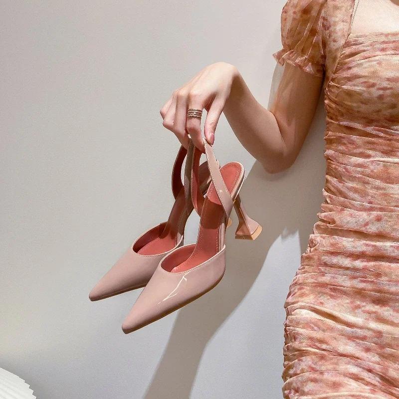 Туфли на каблуке цвета бокала для вина с острым носком, женские, лето 2024 г., новая корейская версия сандалий со свободным ремешком The Hollow Bag Head