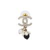 Chanel Серьги с жемчугом Double C Золотой/Жемчужно-белый/Черно-белый Стеклянный жемчуг Женские