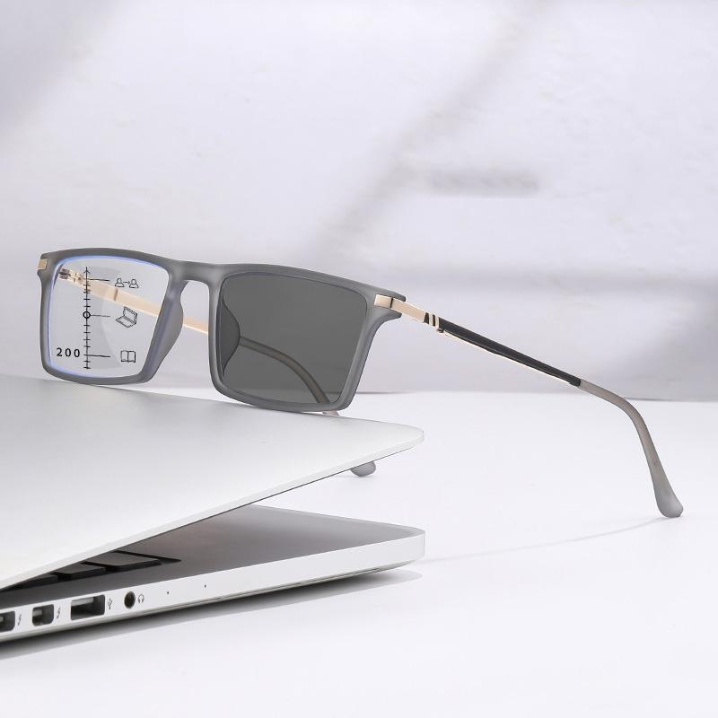 Square Multifocal Photochromic Presbyopia Eyewear for Men ladies Progressive High-definition Reading Anti Blue Light Eyewear