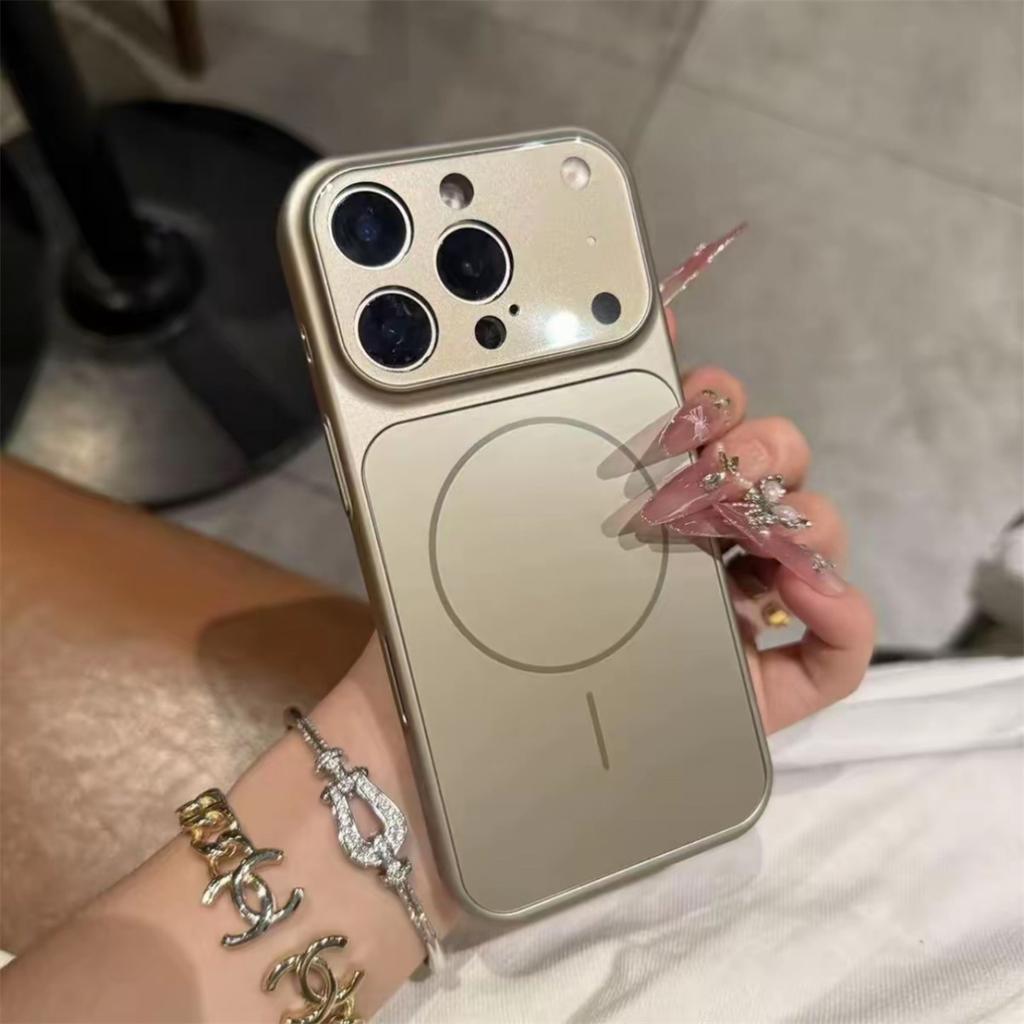 New Magnetic Instant 17 Phone Case for For Apple 17PROMAX Trendy Women's Fashion Phone Case All Inclusive Border Defense