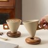 Винтажная керамическая коническая кофейная кружка с деревянной ручкой и блюдцем. Устойчивая чайная кружка. Уникальный подарок для любителей чая и кофе.