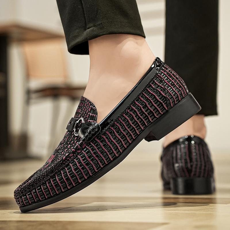 Модные дышащие мокасины Деловая обувь Горячая распродажа для мужчин Дышащая повседневная обувь Мужские лоферы из натуральной кожи Модные летние туфли на плоской подошве