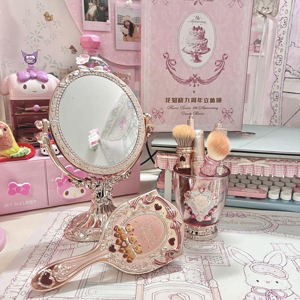 Flower Knows Лимитированная серия к 9-летию Роскошное настольное зеркало с лопаткой-расческой и держателем для кистей Набор для туалетного столика