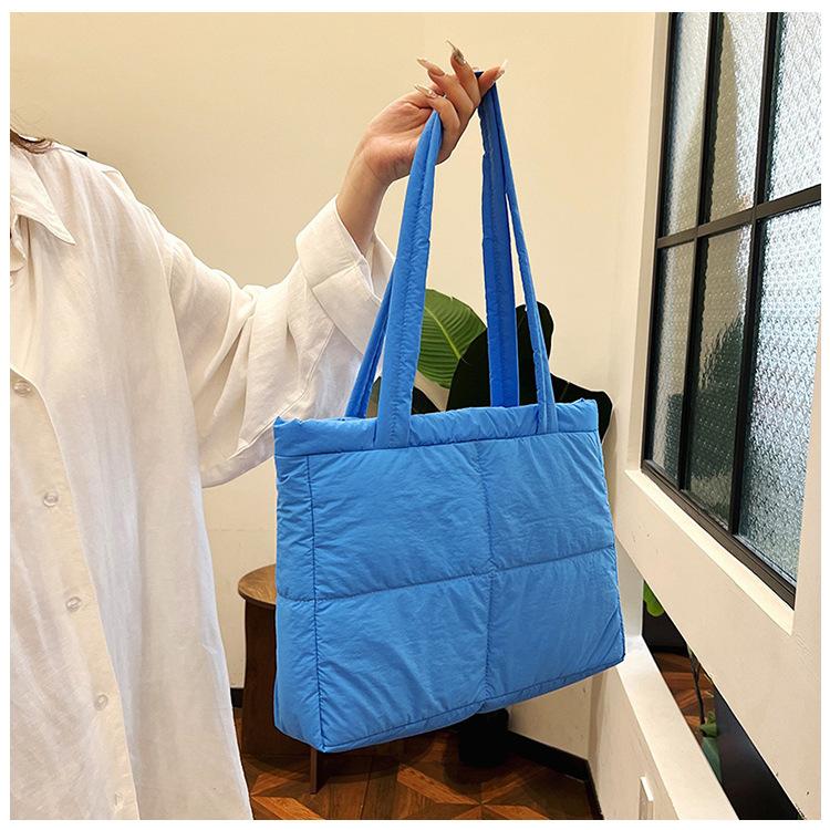 Корейская мода! Новая универсальная сумка через плечо с ромбовидным квадратным плетением, выполненная из хлопкового пуха, невероятно привлекательна.