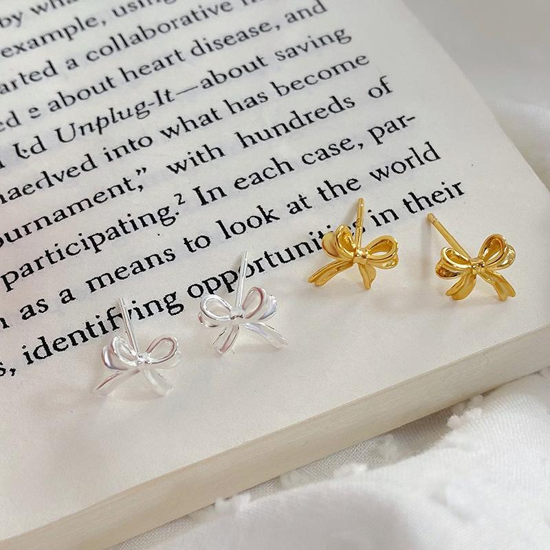 Exquisite Bow Stud Earrings for Women Simple Compact Temperament and Light Luxury New Earrings