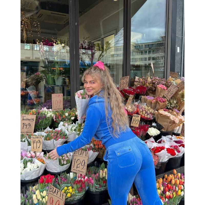 Ladies' Sports and Leisure Gold Velvet Set