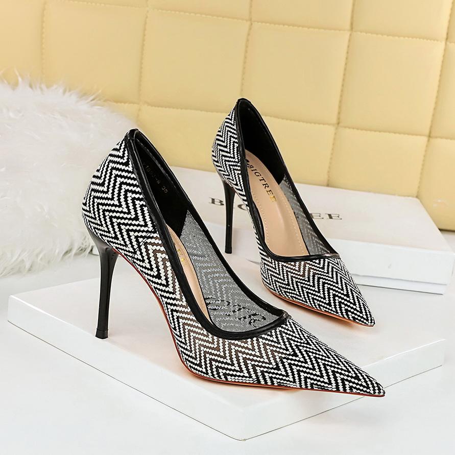 Модные женские туфли на высоком каблуке, острые сексуальные сетчатые туфли с открытым носком и кружевом