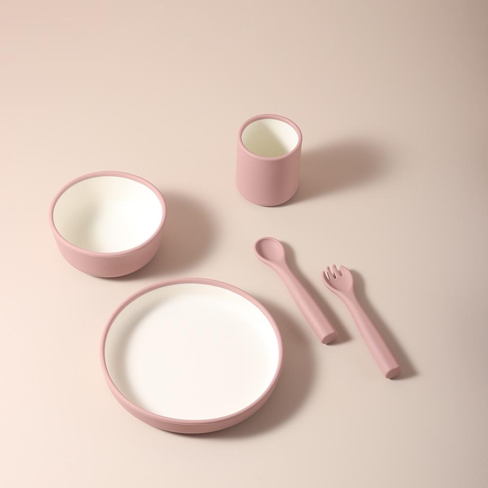 Modern Scandinavian Style 5-Piece Baby Feeding Set, Minimalist Two-Tone Silicone Bowls & Plates, No-Suction feeding set  Design