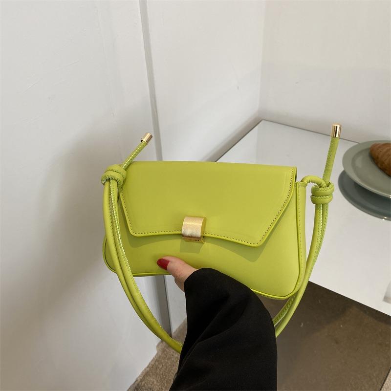 Niche Bag Women's Summer New Fashion Commuter Bag Versatile Shoulder Messenger Bag Feeling Baguette Bag Underarm Bag