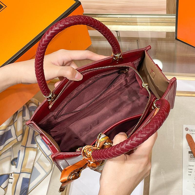 Свадебная сумка WDPOLO, женская сумка, новинка 2023 года, роскошная атмосфера, большая вместительная сумка для мамы с вышивкой лотоса, сумка 8095