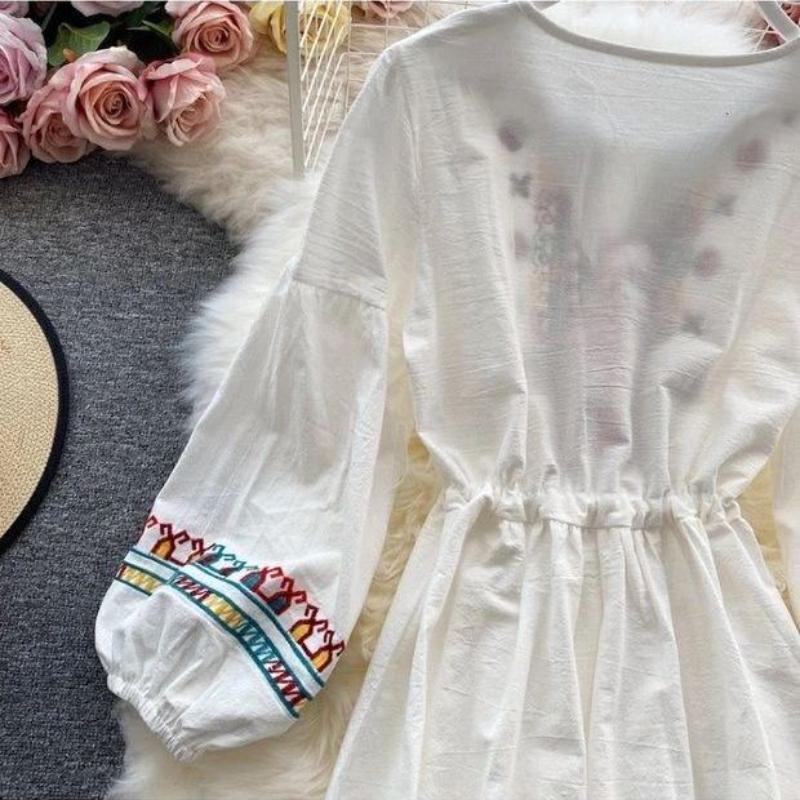 National Style Elegant Beach Vacation Dress Women Embroidery Flower Print Vintage Party Midi Dresses Female Loose Retro Design Casual Clothes