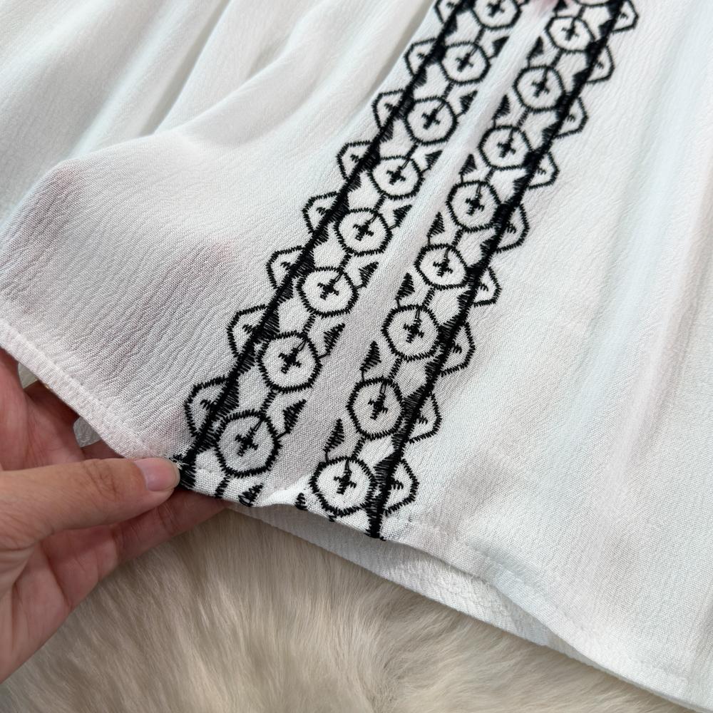 Ретро Вышитый Топ-Рубашка Женский 2025 Весна Завязка Кисточки Свободные Рукава-Фонарики Этнический Стиль Блузка Женская