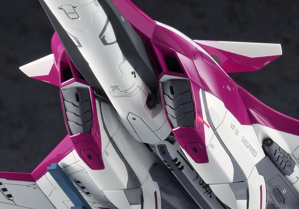 Hasegawa Macross Series Macross Delta Siegfried Mirage Machine Scale Пластиковая модель 65840 VF-31C 1/72