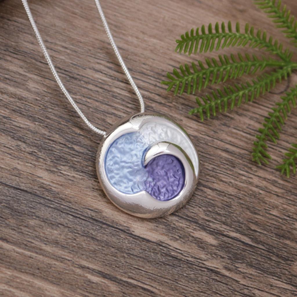 Новая эмалевая геометрическая подвеска в виде лепестка, женское простое и изысканное ожерелье с цветком клевера