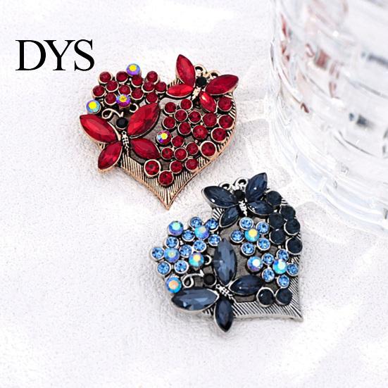 Fashionable Accessory for Women Vintage Butterfly Brooch Women, Heart Shape Rhinestone Lapel Pin, Durable Metal Jewelry Fashion Suit Coat Scarf
