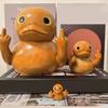 Статуэтка утки со средним пальцем, деревянная текстура, маленькая желтая утка, поводок, скульптура, модель животного, домашний офис, книжная полка, украшение для рабочего стола, орнамент